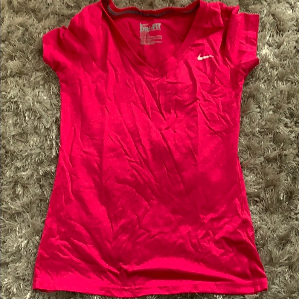Pink Nike dri-fit t-shirt